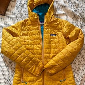 Rare! Amber gold and teal Patagonia nano puff